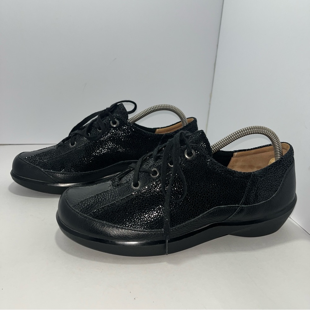 Ziera Alley Women’s Black Stingray comfort sneakers Size 10